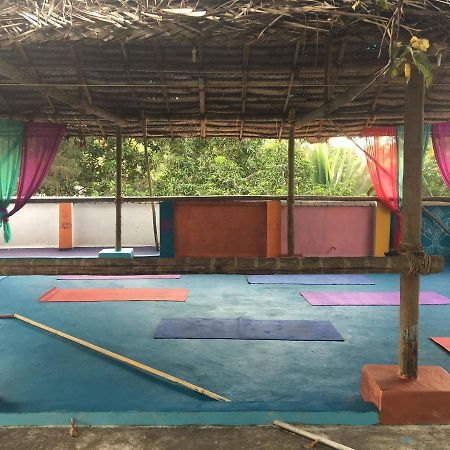 Mk Gardens Surf & Yoga House Hotel Варкала Екстериор снимка