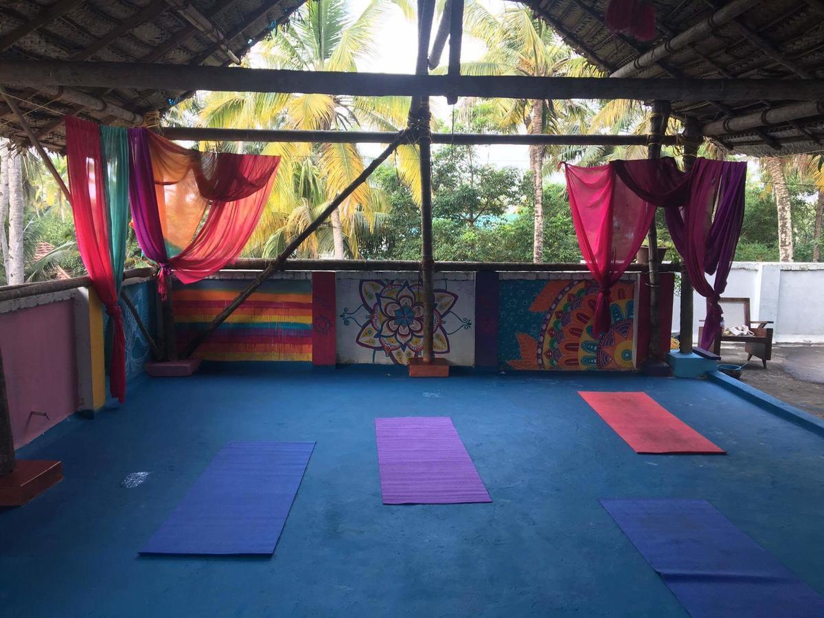 Mk Gardens Surf & Yoga House Hotel Варкала Екстериор снимка